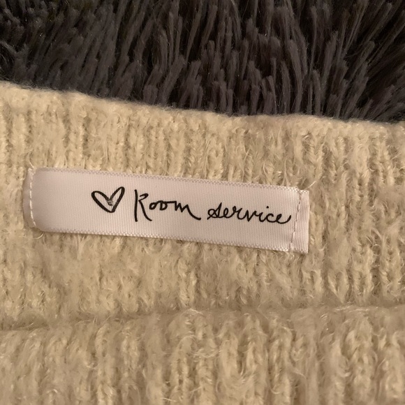 Off the shoulder top - Picture 2 of 3